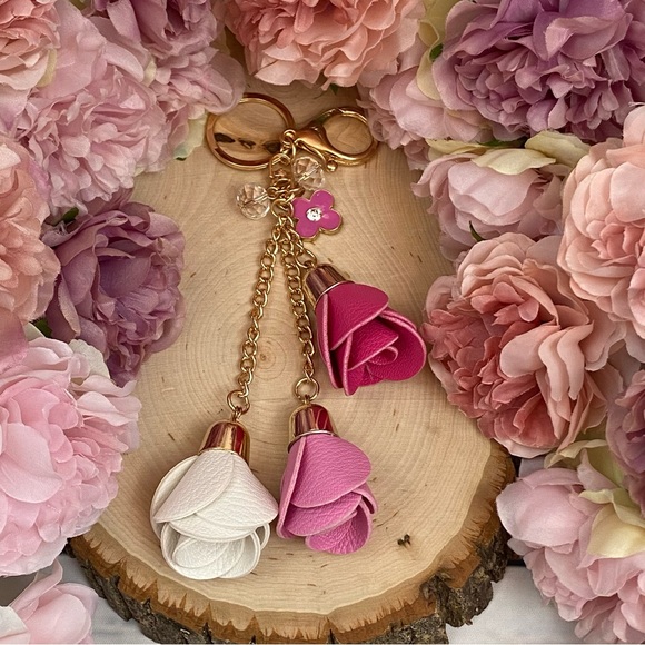 Multicolor Triple Rose Charm with Beads Keychain - Picture 5 of 12